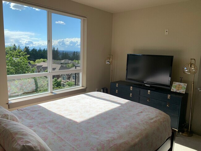 Master - 1840 25th Ave NE