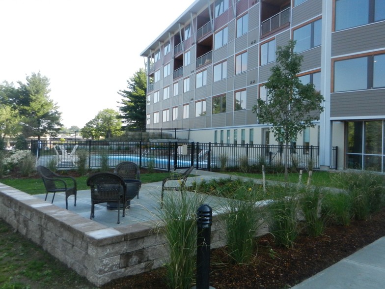 Building Photo - Bartlett Brook Apartments