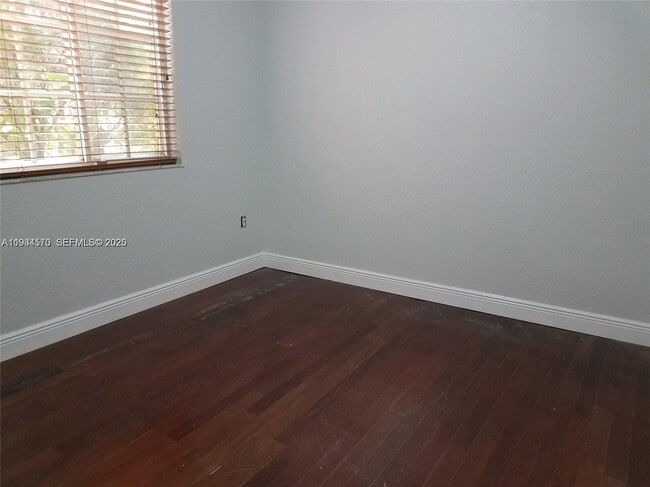 Building Photo - 10658 NW 87th Ct