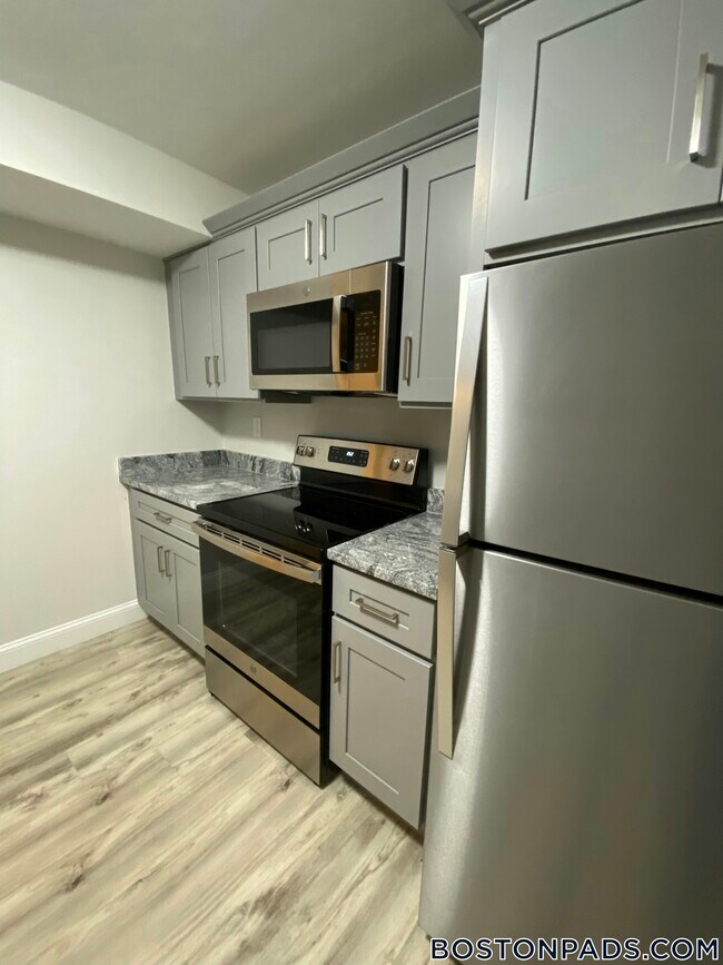 Building Photo - 17 Verrill St