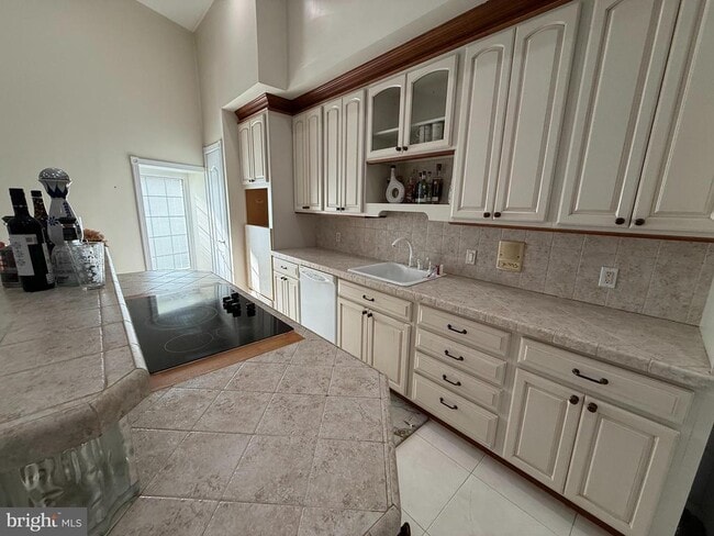 Building Photo - 4 N Pearl St