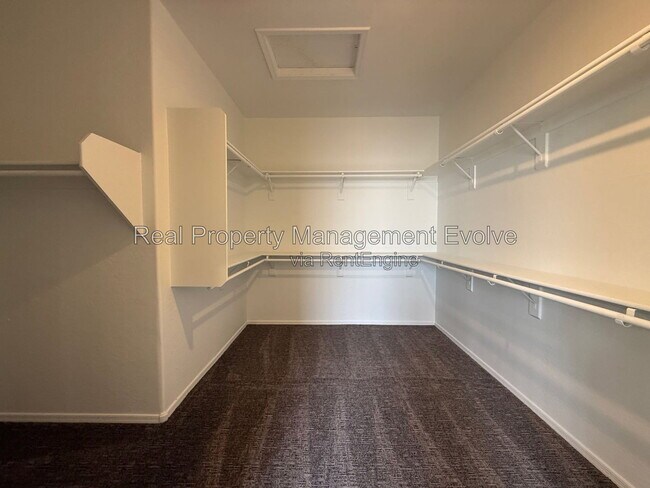 Building Photo - 1234 W Remington Dr