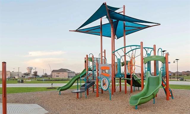 Building Photo - 5720 Lakeview Dr