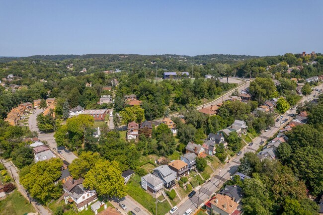 Building Photo - Amazing 3 bedroom home in Wilkinsburg available November 1!