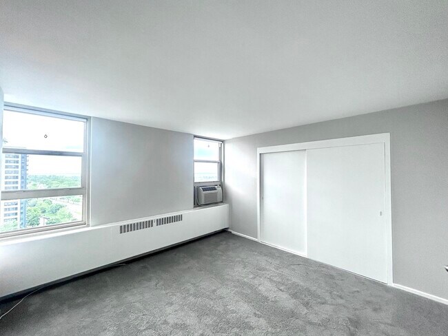 Building Photo - 3950 N Lake Shore Dr