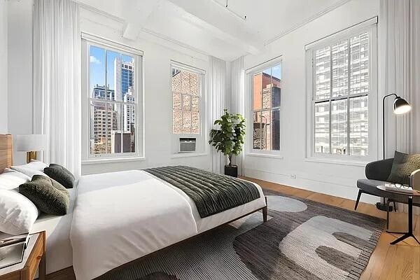 Primary Photo - 448 W 37th St