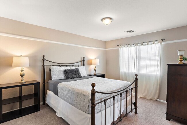 Building Photo - 4123 S Adelle