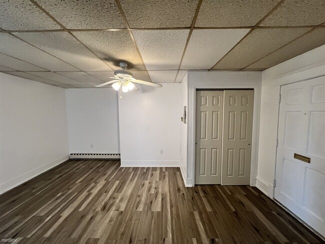 Building Photo - 1 br, 1 bath 4plex - 14 South Roland Stree...