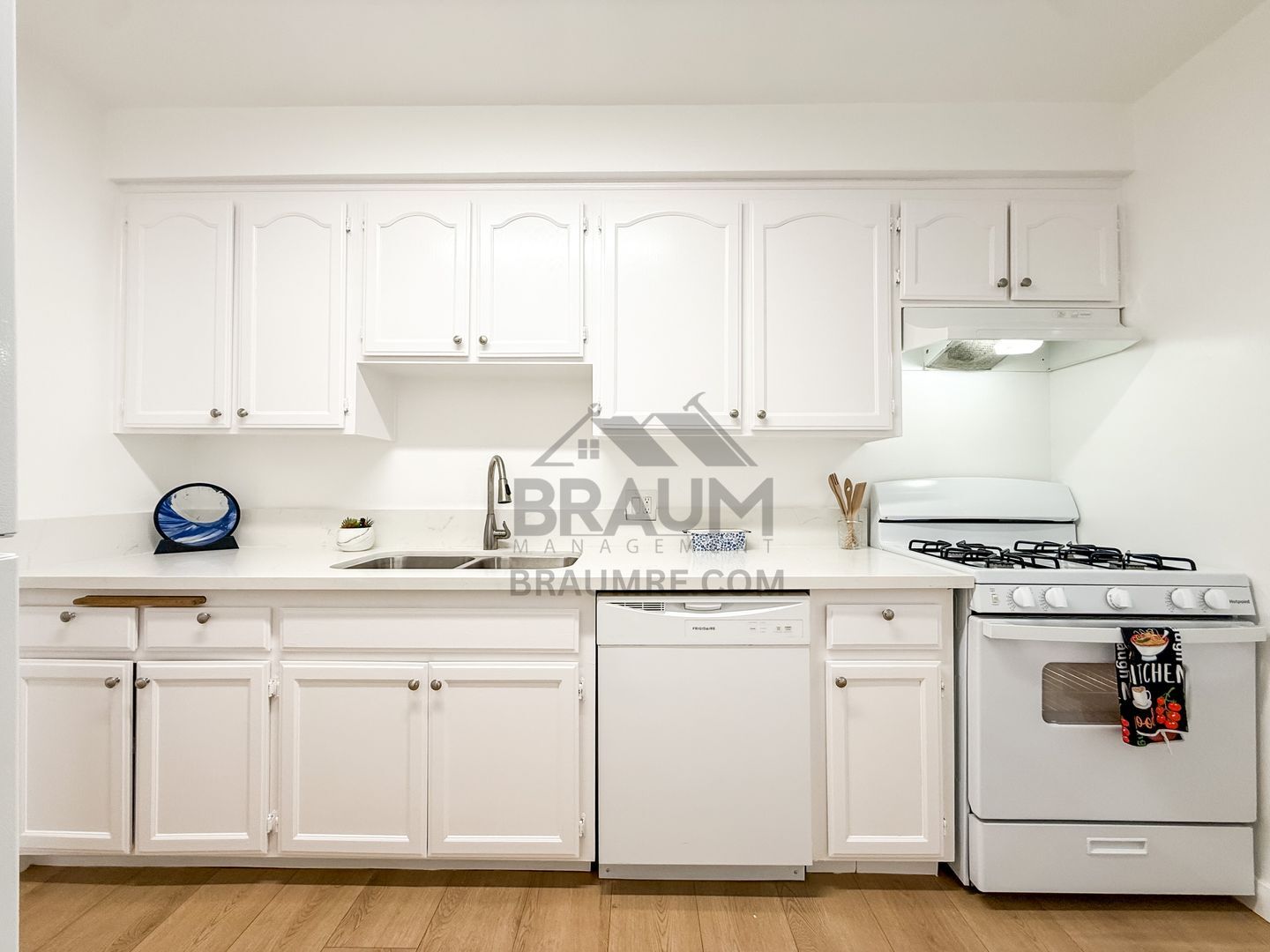 Building Photo - 5433 Sepulveda Blvd