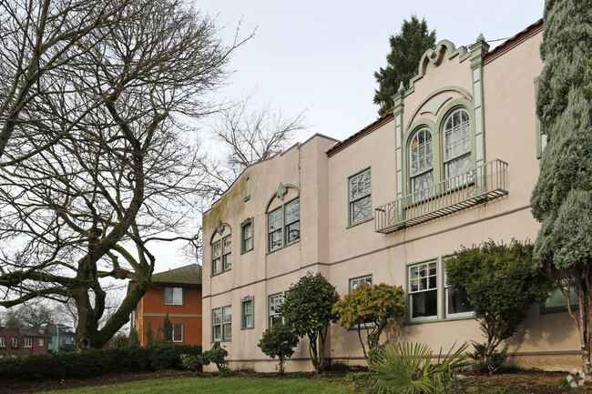 Building Photo - Del Rey Apartments
