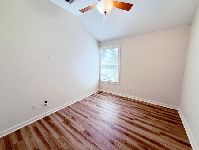 Building Photo - 207 Mollie Dr