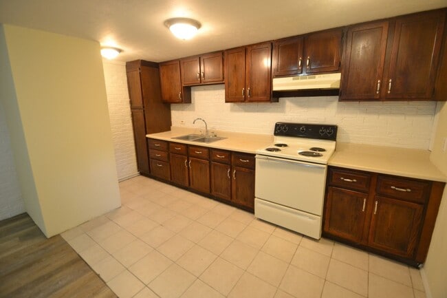 Building Photo - 35 Wesleyan Ct