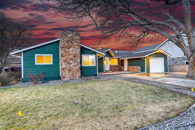 Primary Photo - 4 Bed | 2 Bath | Spacious Backyard | Prime...