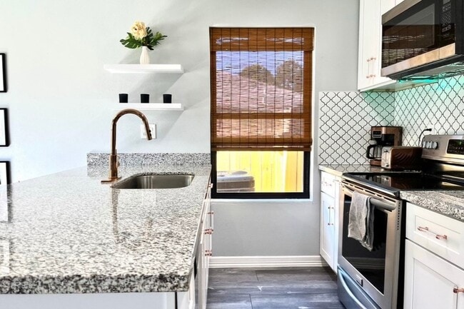 Building Photo - 5706 Sunnygate Dr