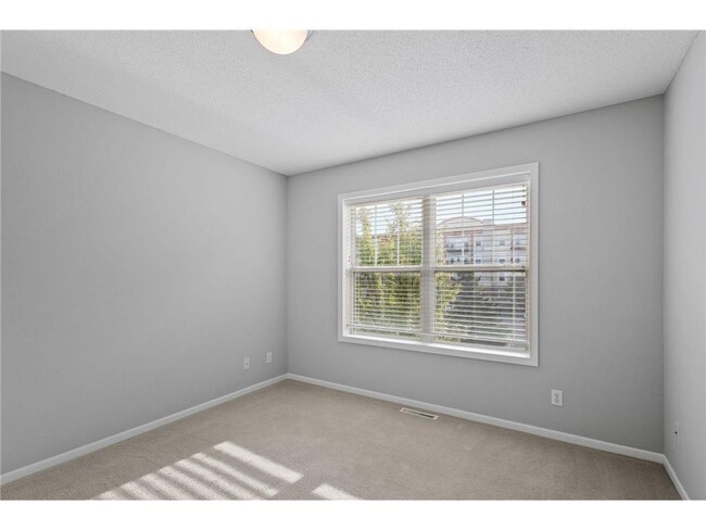 Building Photo - 1809 3rd St NE