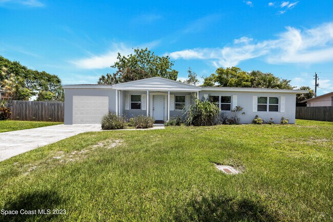 Building Photo - 716 Lund Cir