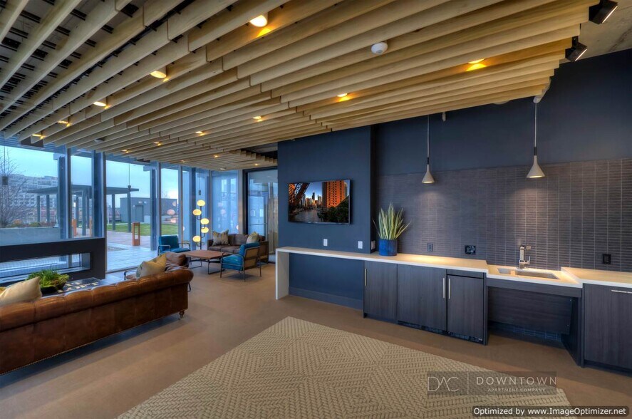 Building Photo - 1200 N Larrabee St