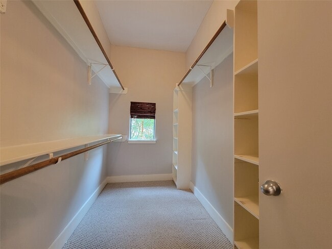 Building Photo - 2515 Brinkman St