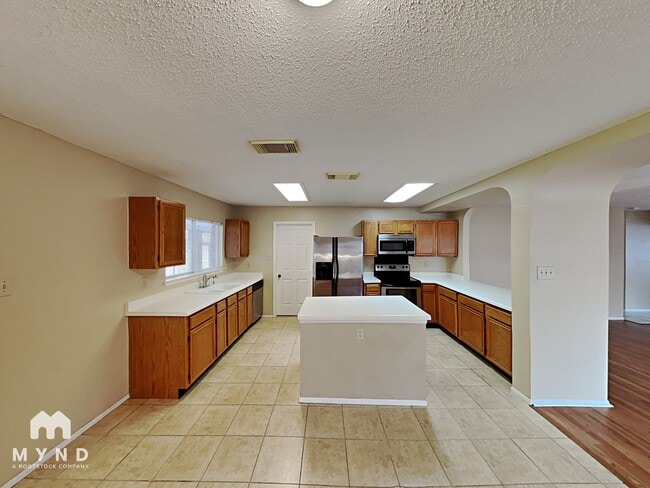 Building Photo - 21638 Longwood