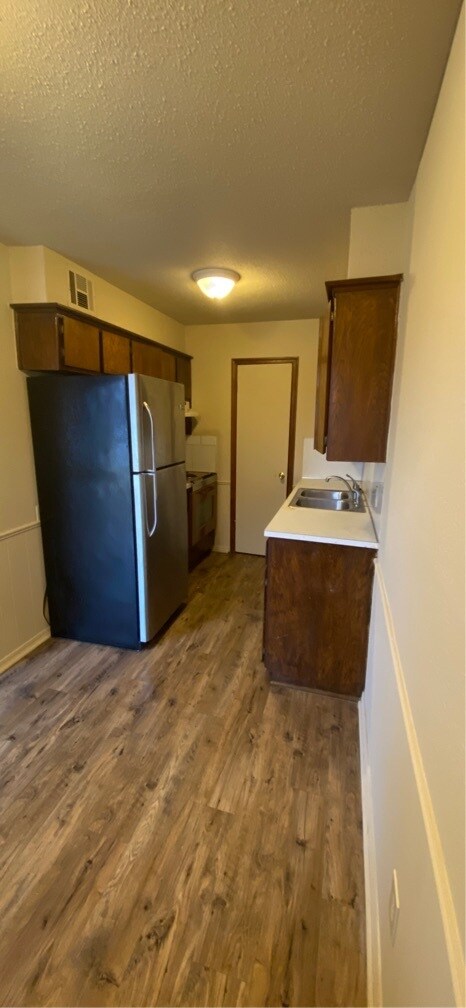 Building Photo - 524 Montana St