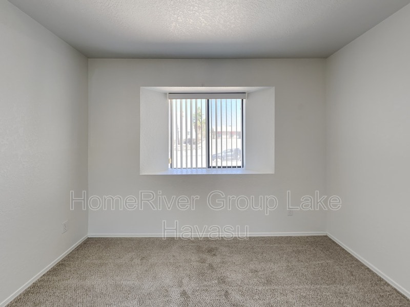 Building Photo - 3060 Ironwood Dr