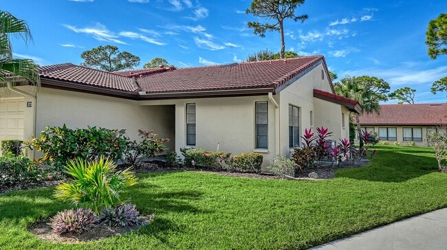 Building Photo - 2/2 Villa in South Sarasota