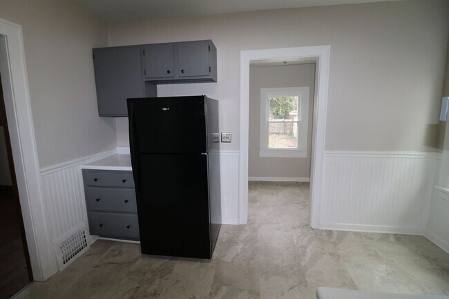 Building Photo - 4287 Rocky River Dr