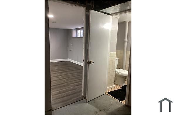 Building Photo - 3 Bedroom 2 Bathroom home