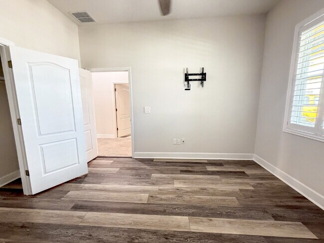 Building Photo - Elegant  2 bed, 2 bath Villa in BridgeWater Landing 55+ community – Maintenance-Free Living at It...