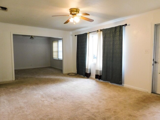 Building Photo - 1117 Patricia Dr