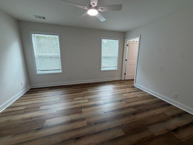 Building Photo - 192 Johnson Dr Ext