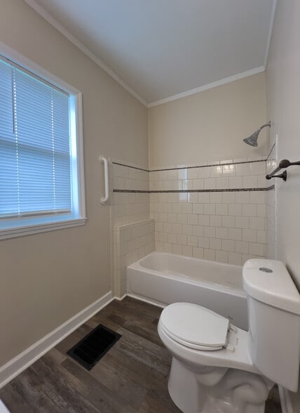 Building Photo - 795 Blaze Rd