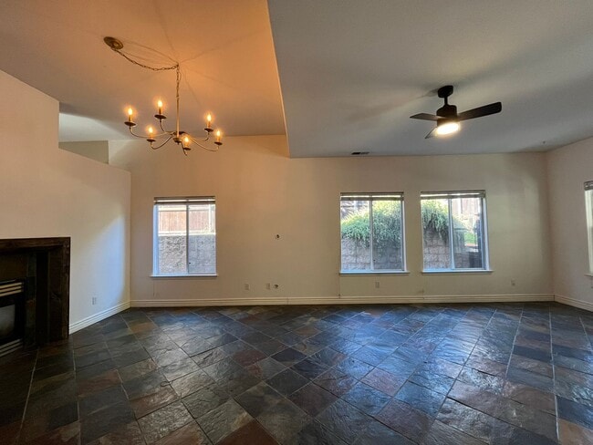 Building Photo - 1217 Echo Ct