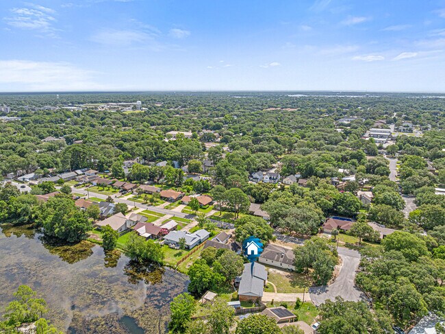Building Photo - 203 Elizabeth Ct