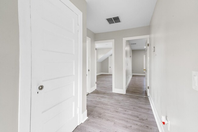 Building Photo - Spacious 3-Bedroom Home with Sunroom & Off-Street Parking in Johnston!