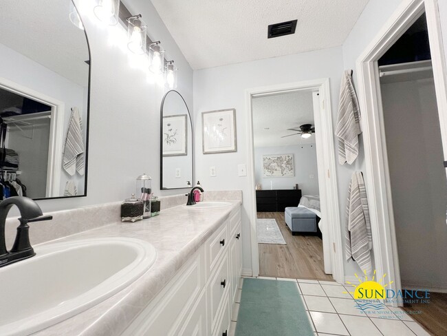 Building Photo - 3 Bedroom Home in Waterford Estates in Mary Esther!