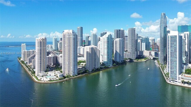 Building Photo - 848 Brickell Key Dr