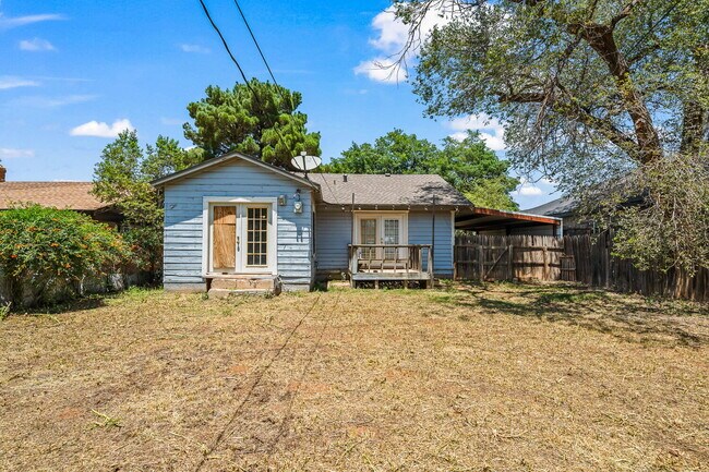 Building Photo - Cozy Home with Bonus Room, Minutes from TTU