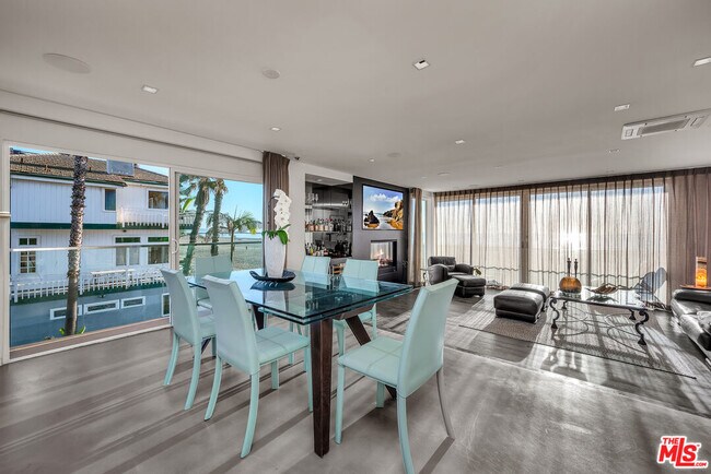 Building Photo - 1 Driftwood St