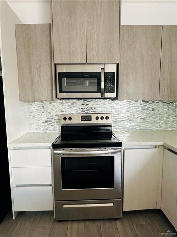 Building Photo - 13 West Dr