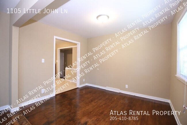 Building Photo - 1105 Little John Ln