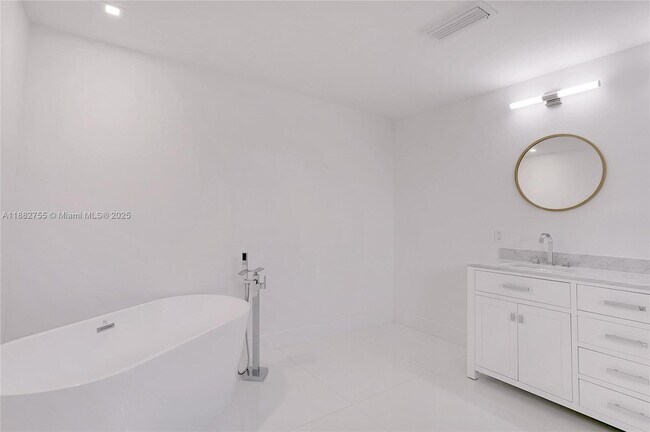 Building Photo - 17750 SW 80th Ct