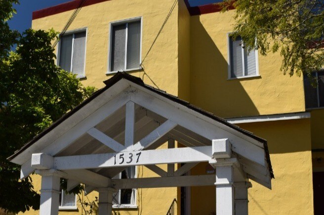 Building Photo - 1537 Schiller St