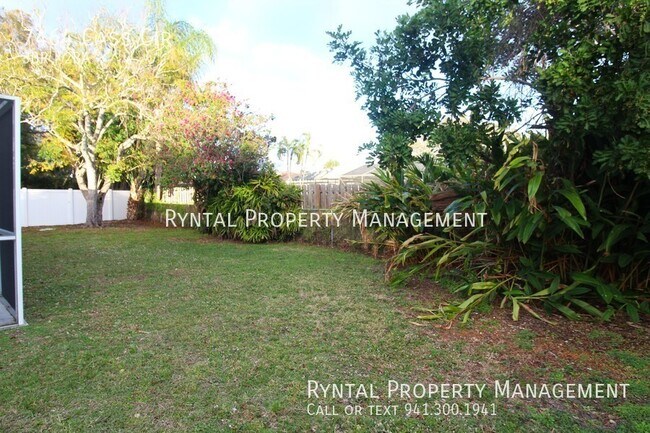 Building Photo - 7464 Cass Cir