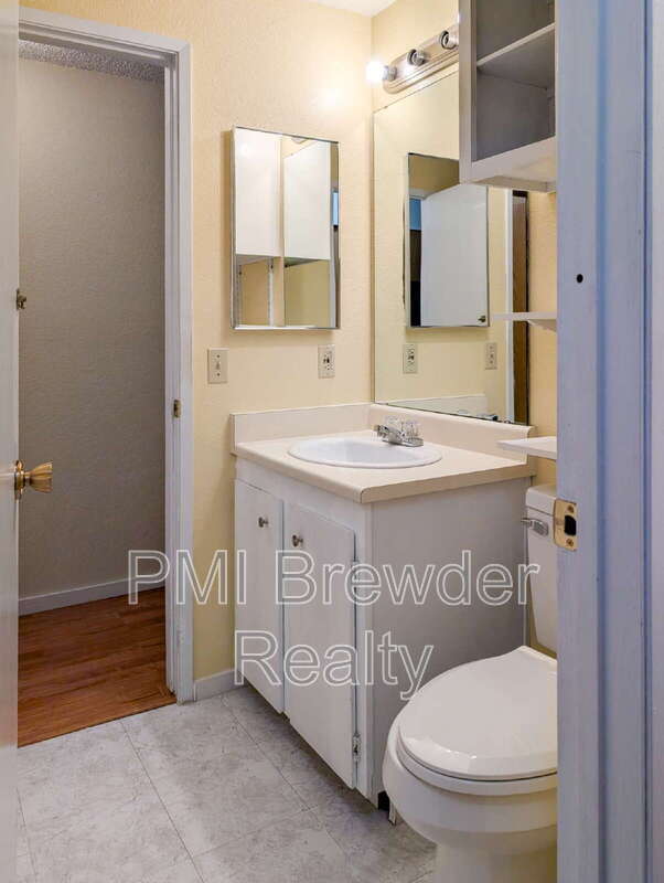 Building Photo - 19851 25th Ave NE