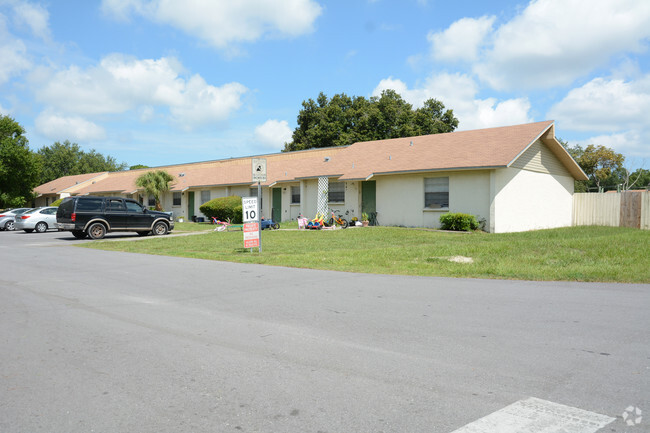 Building Photo - Orangewood Lakes Apartments