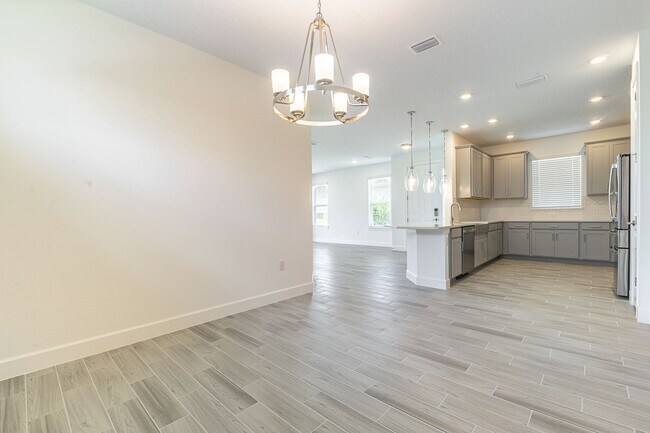 Building Photo - Stunning 2 Bed/2 Bath Home in Esplanade wi...
