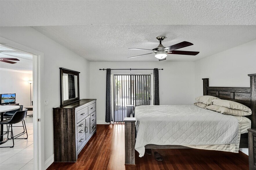 Building Photo - 12215 Royal Palm Blvd