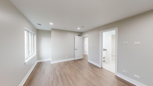 Building Photo - 550 Sheridan Square