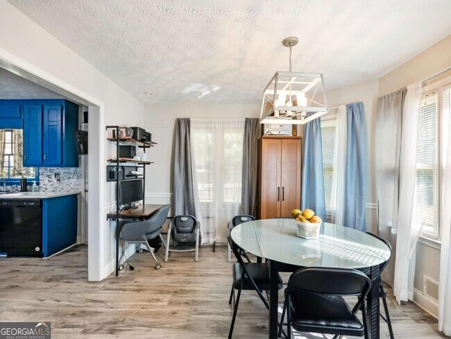 Building Photo - 443 Rhett Dr